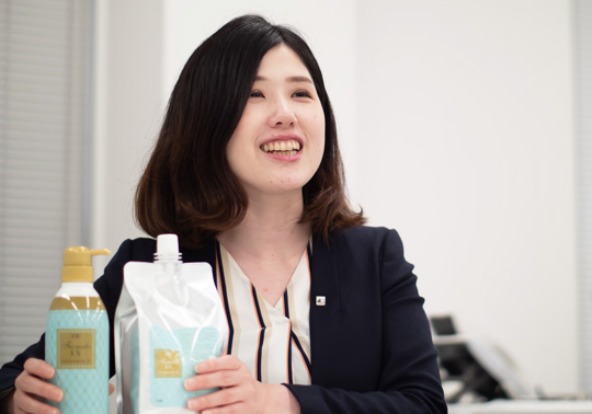 色々経験しながら働けることに魅力を感じ入社しました、と語るR.Y.さん